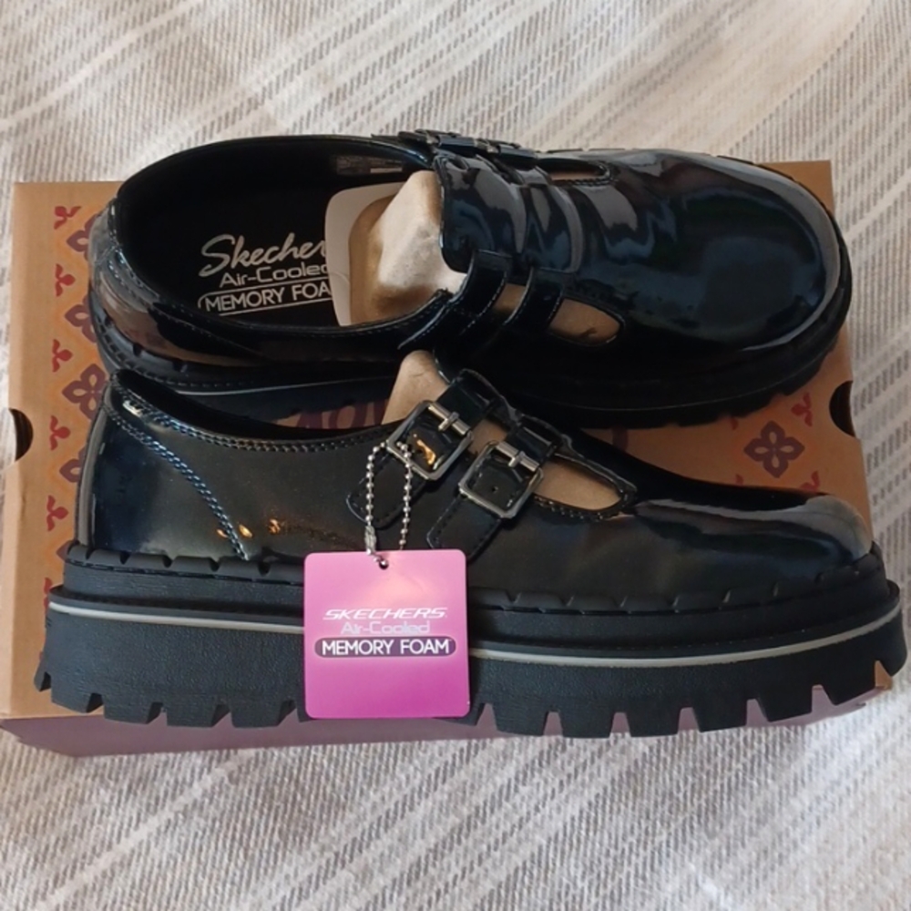 New in Box Skechers Jammers Black Patent Chunky Platform Shoes